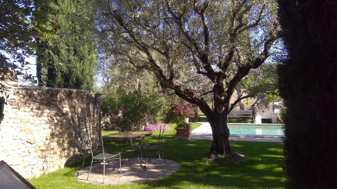 Sous Le Figuier... Apartment Buisson Bagian luar foto
