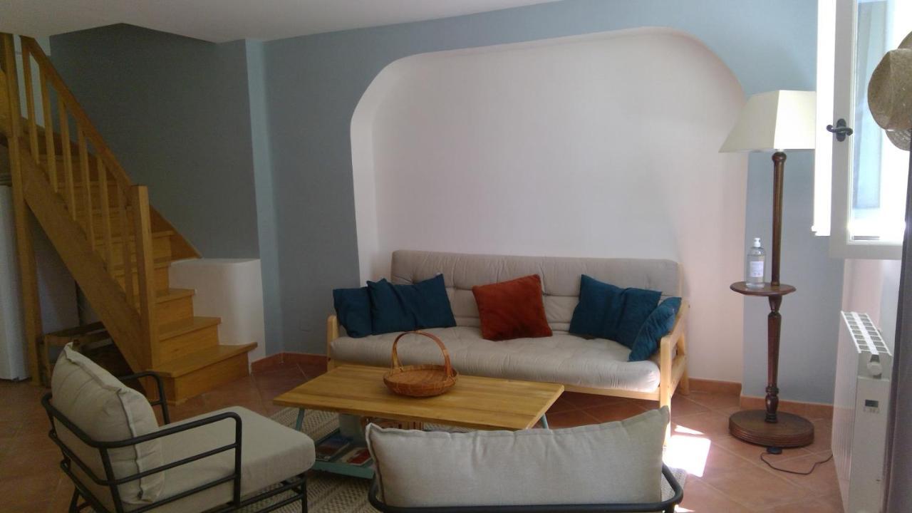 Sous Le Figuier... Apartment Buisson Bagian luar foto