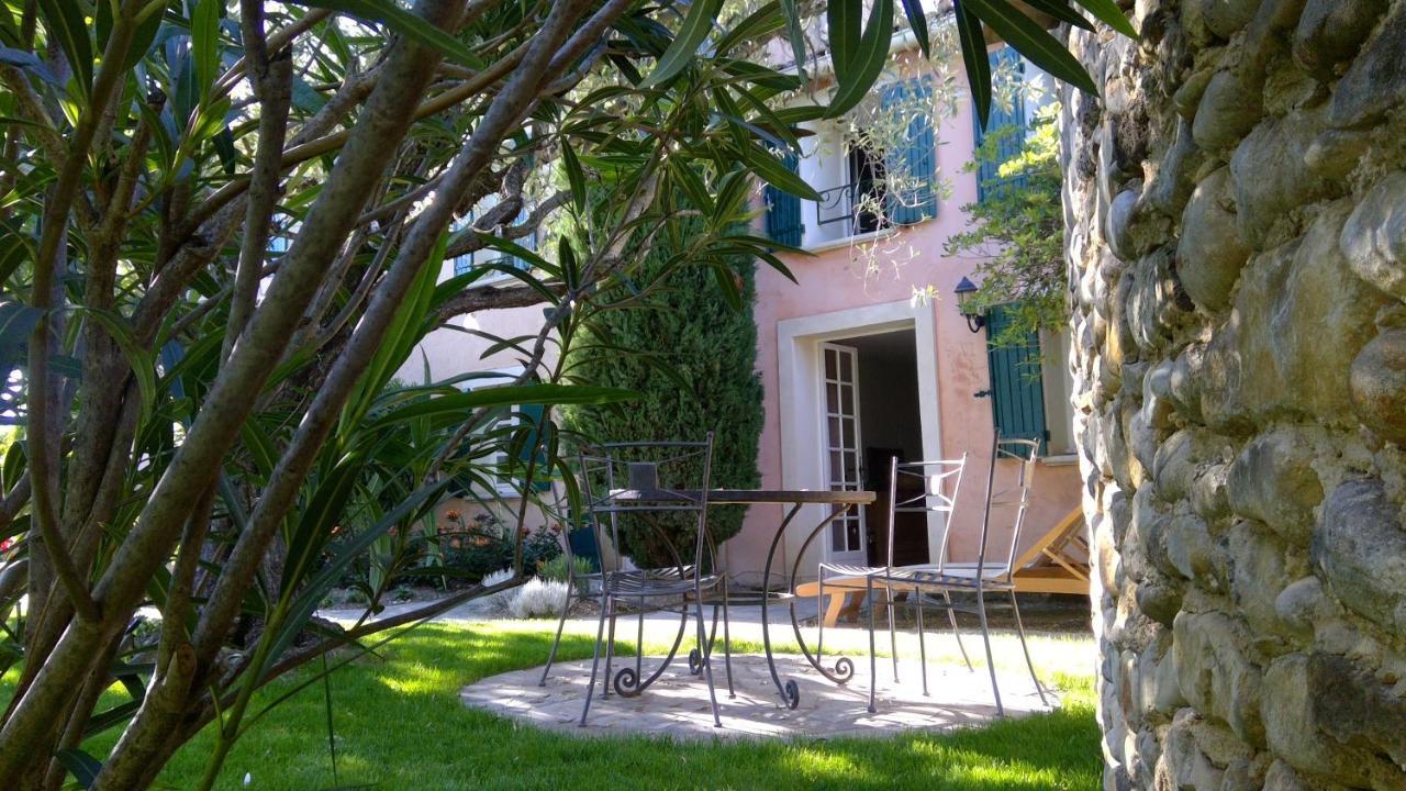 Sous Le Figuier... Apartment Buisson Bagian luar foto